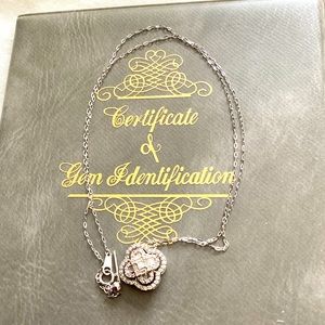 18K Solid White Gold Clover Design with 0.40Carat Natural Diamond